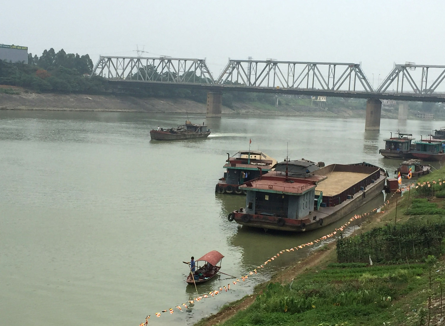 Thông tin từ đường dây nóng